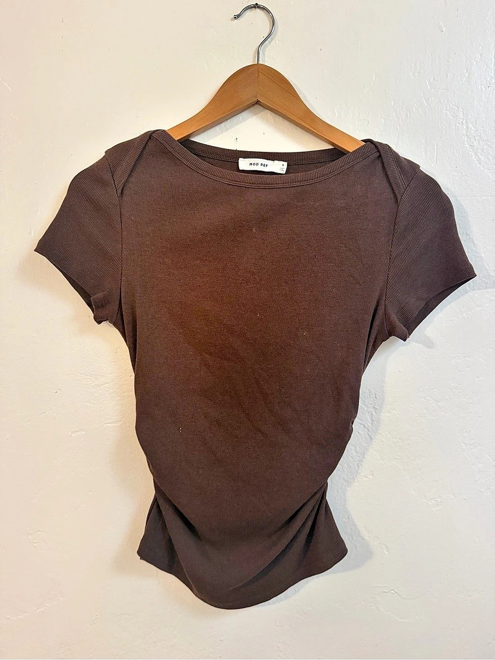 MOD REF Short Sleeve Ruched Top in Brown Size Small